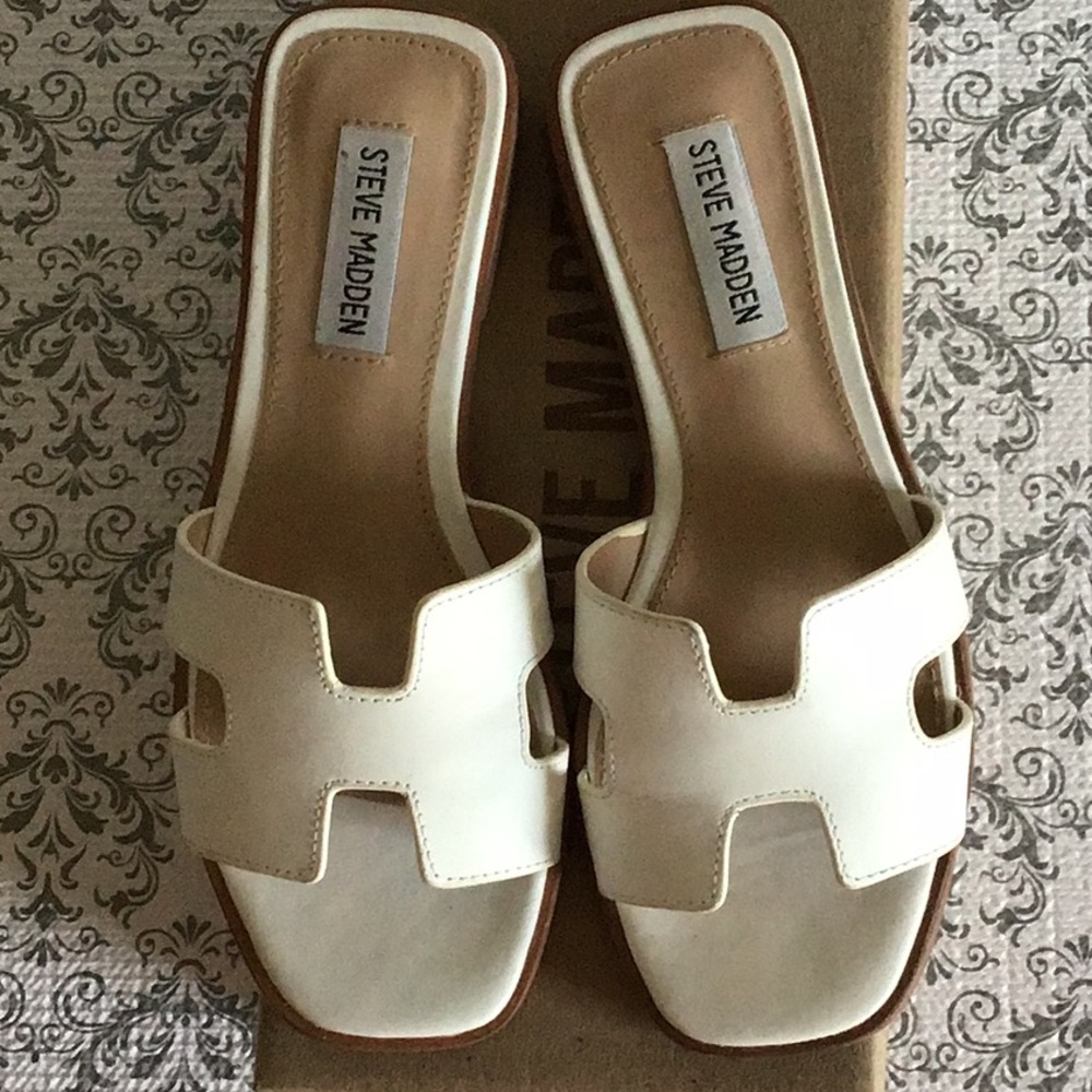 Steve Madden White Sandals Minimalist Design